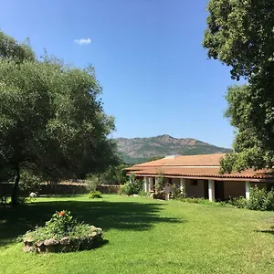 Su Pirastru Sa Castanza